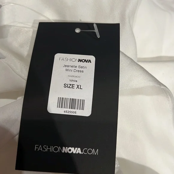 Brand new fashion nova white mini cut out dress - Picture 5 of 5